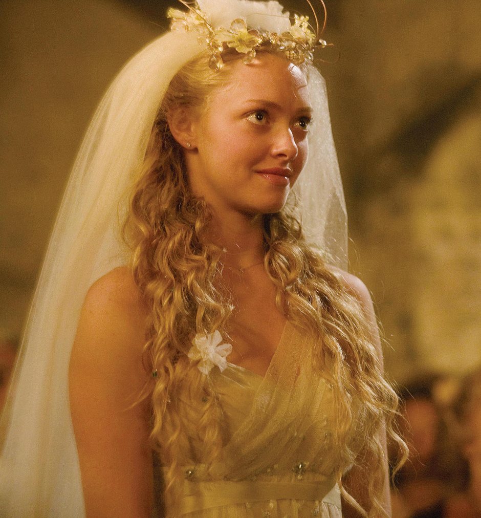 most beautiful movie bridesbride-AmandaSeyfried-veil-weddingdress.