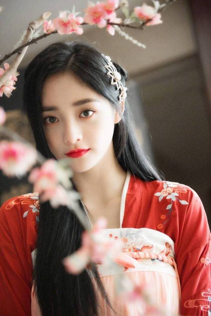 kyulkyung controversyportrait-Hanfu-flowers-beautiful.