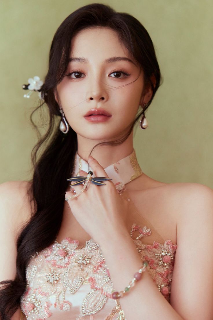 kyulkyung controversywoman-jewelry-flowers-dress.