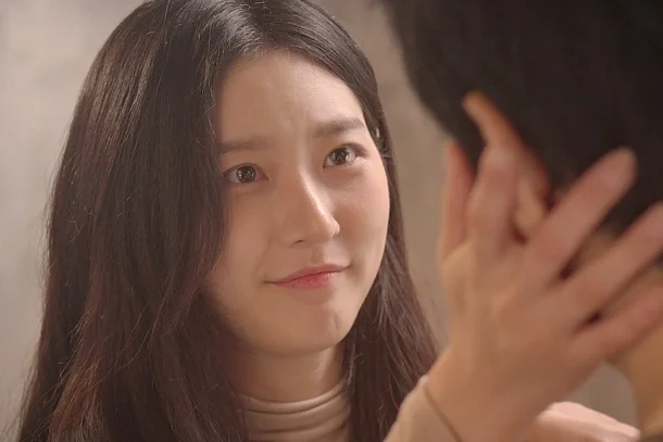 Kim Sae-ron denies Idol Dating Rumorwoman-romantic-affection-tenderness.