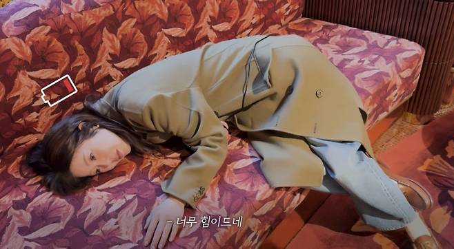 go hyun-jung death rumorswoman-couch-exhausted-battery.
