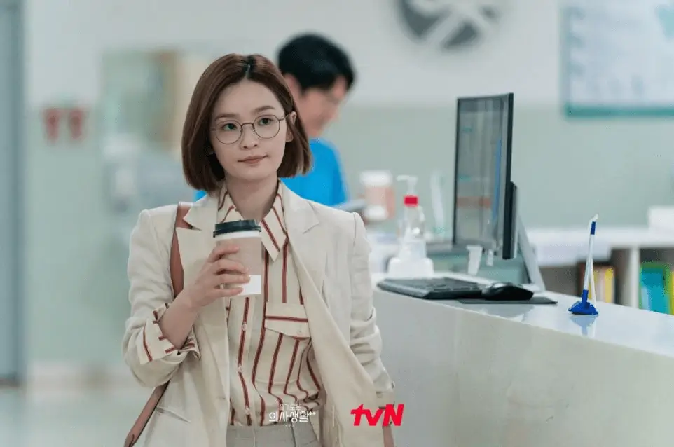 hospital playlist viewership surgewoman-coffee-glasses-hospital.