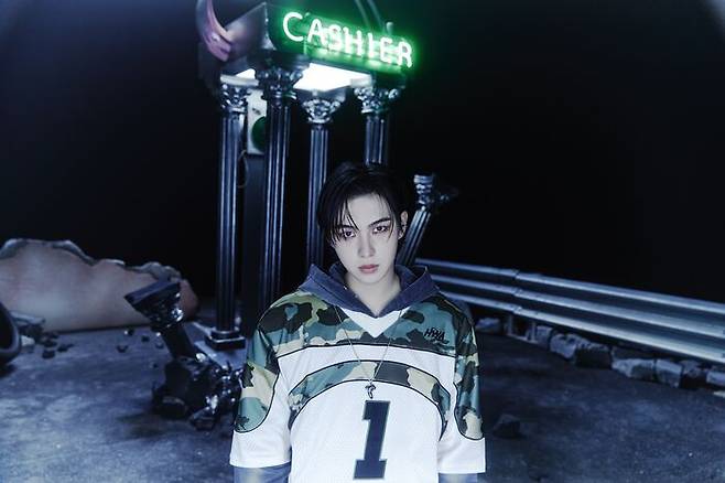 newbeat kim taeyang rib fracture injuryman-neon-hoodie-ruins.