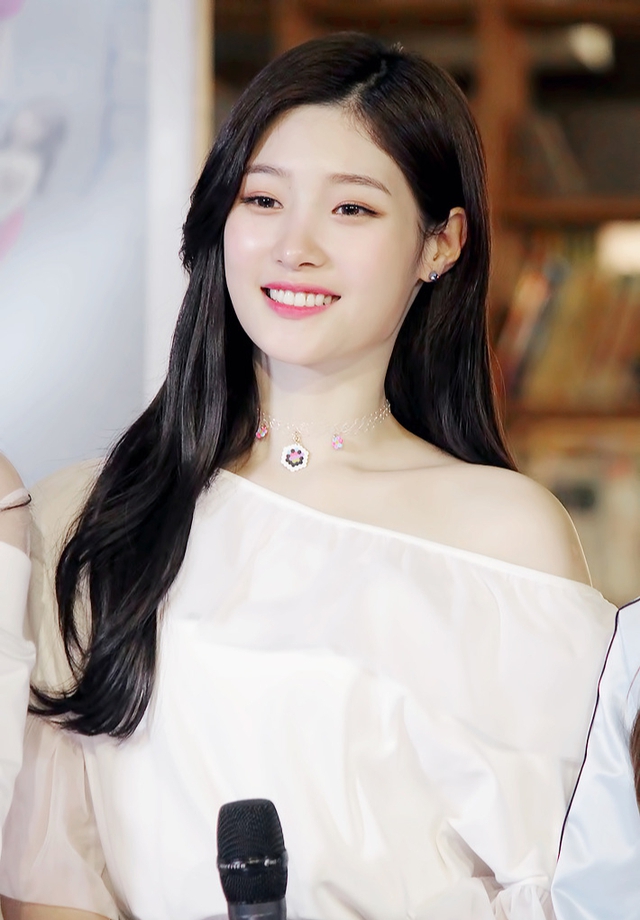 Suzy Case K-pop group imbalance chaeyeon dia