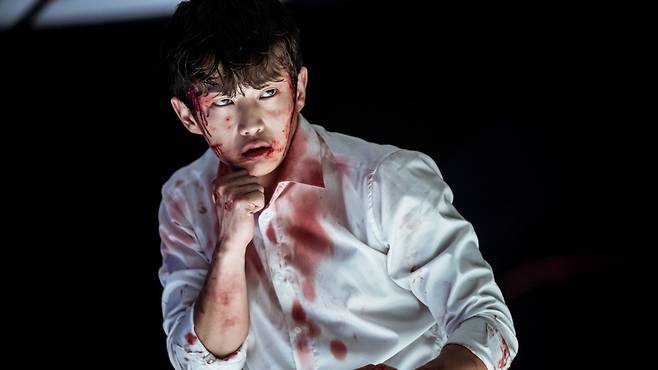 shark: the storm tvingbloodied-man-fear-whiteShirt.