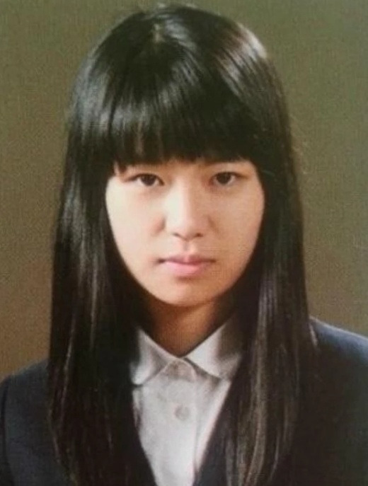 lim ji-yeon baeksang controversyPortrait-Woman-Bangs-Collar.