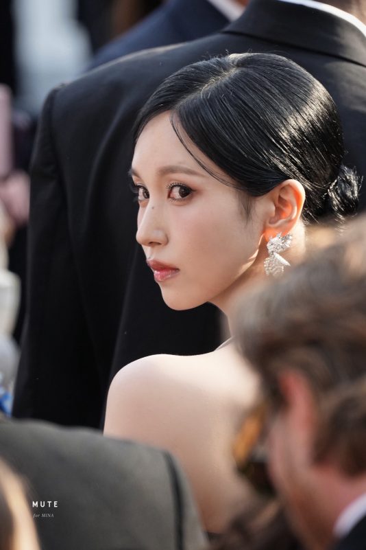 cannes-twice-mina-2025195-8