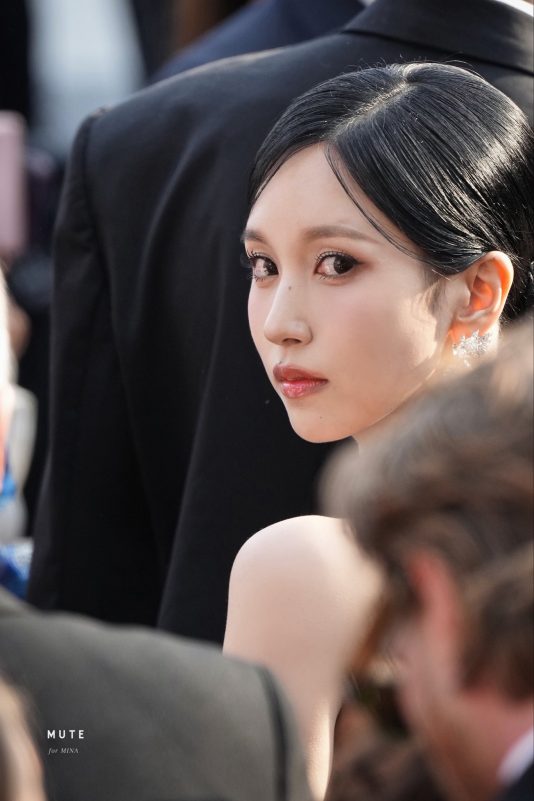 cannes-twice-mina-2025195-7