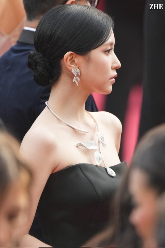 cannes-twice-mina-2025195-12