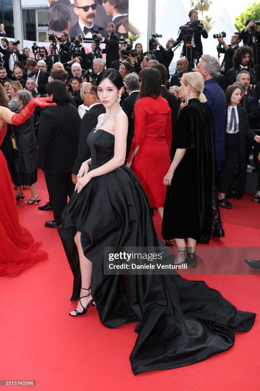 cannes-twice-mina-2025195=10