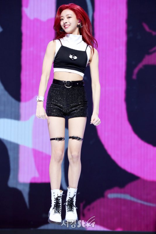 ITZY’s Yuna Dramatic Hip Transformation 1