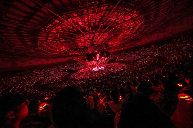 day6 kspo dome recordconcert-red-arena-crowd.