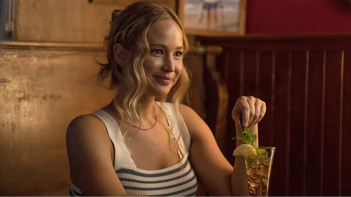 jennifer lawrence cannes 2025JenniferLawrence-Cocktail-BlondeHair-StripedTop.