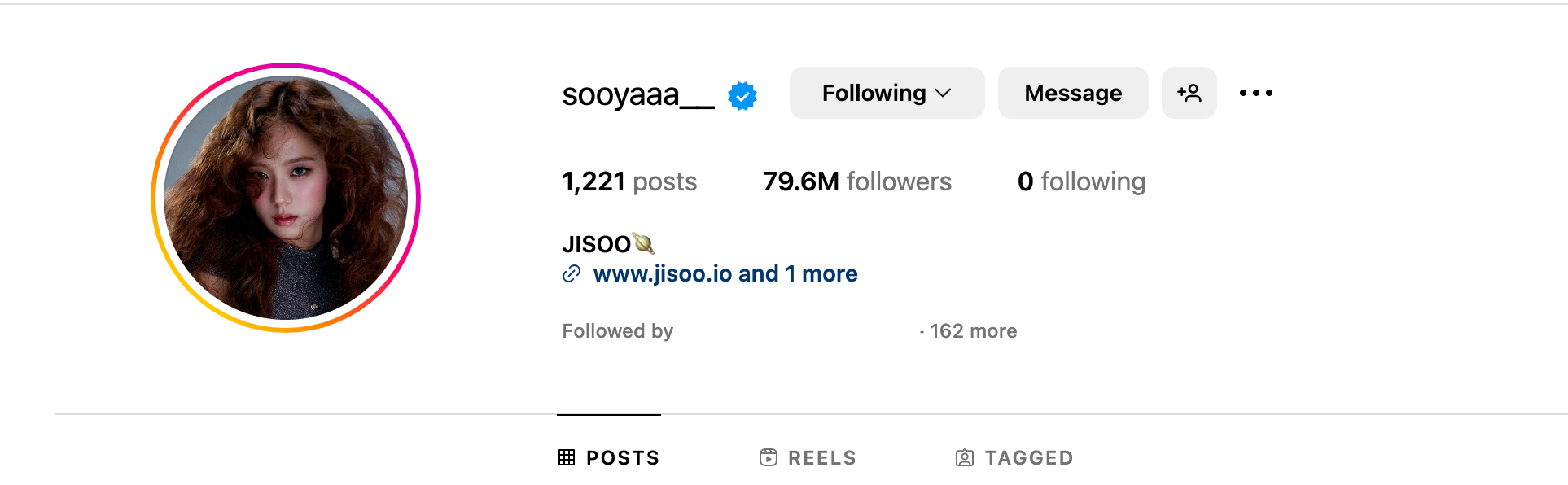 jisoo instagram follower dropInstagram-profile-Jisoo-followers.