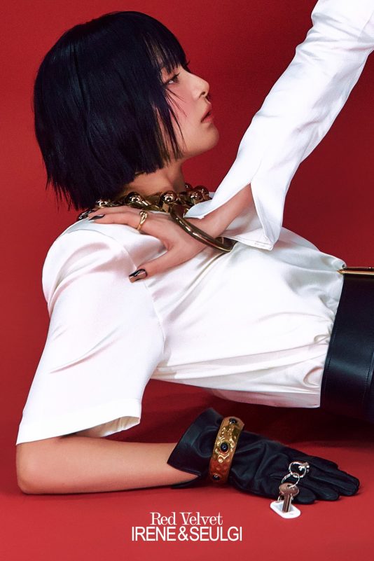 irene seulgi teaser controversyRed-Velvet-jewelry-white-satin.