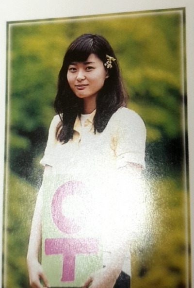 kwon nara bundang lee na youngportrait-woman-flower-symbol.