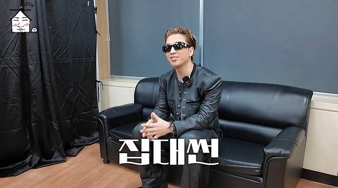 bigbang reunion trioman-sunglasses-couch-leatherjacket.