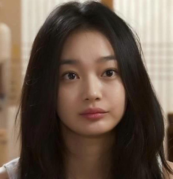 cha eun-woo ideal type shin min-ahwoman-blackHair-portrait-lookingAtCamera.