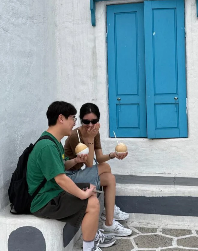 seo ye-ji da nang tripcouple-coconuts-window-sunglasses.