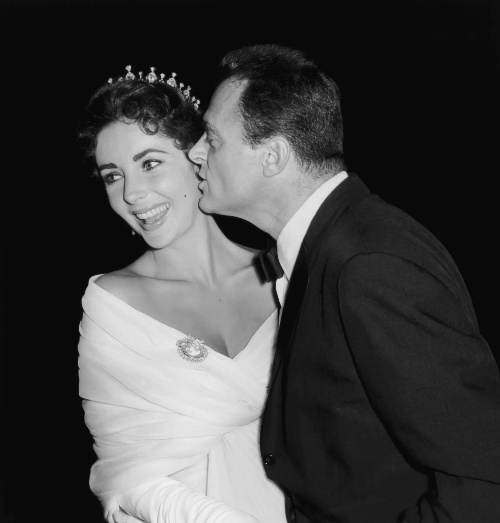 elizabeth-taylor-most-beautiful-women-cannes-history