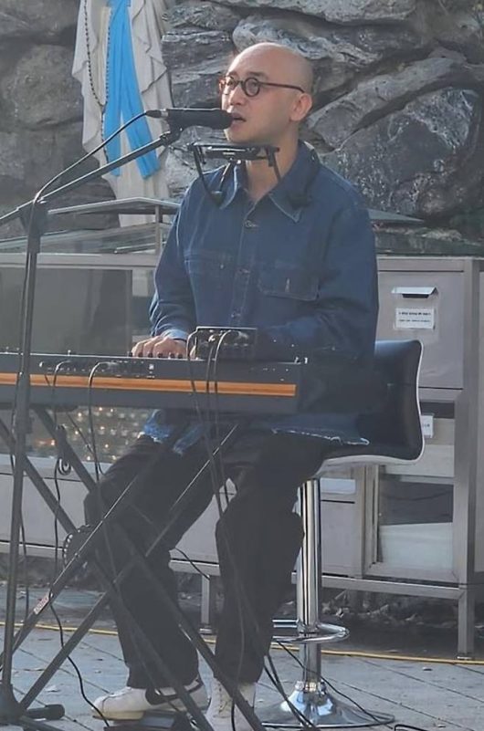 Hareem protest event cancellationmusician-keyboard-performance-harmonica.