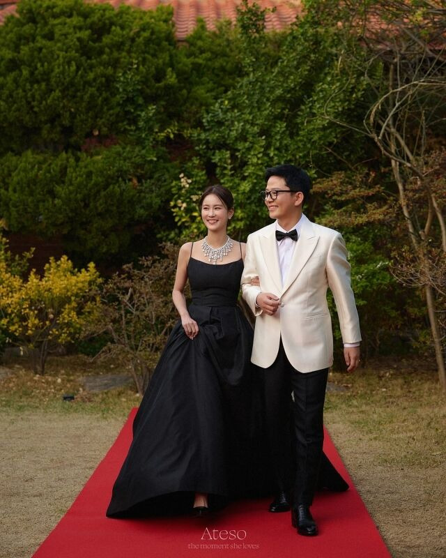 Kim Ji-min Kim Jun-ho wedding photoscouple-formalwear-red-carpet-event.
