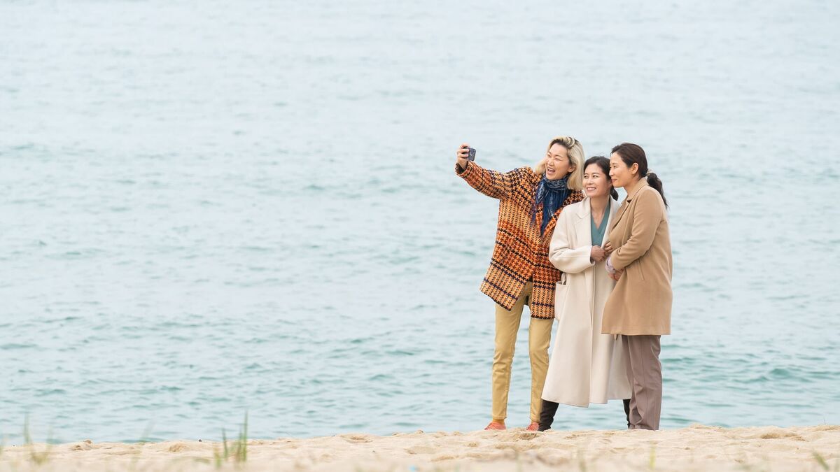 Korean films about mothersbeach-women-selfie-friends-sea.