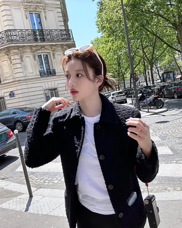 Kim Ji-yeon Go Youn-jung beauty stylewoman-paris-street-fashion.