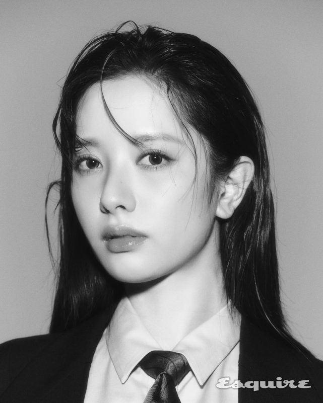 Kim Ji-yeon Go Youn-jung beauty stylekorean-actress-black-and-white-suit-esquire.