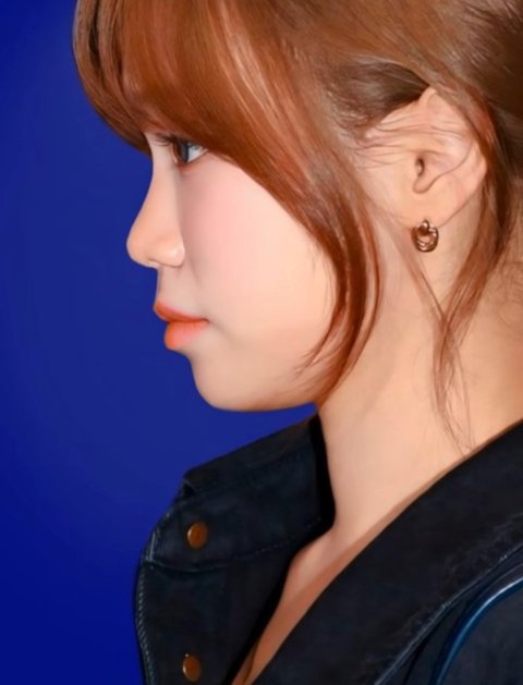 Kim Chaewon plastic surgerywoman-side-profile-bangs-earring.