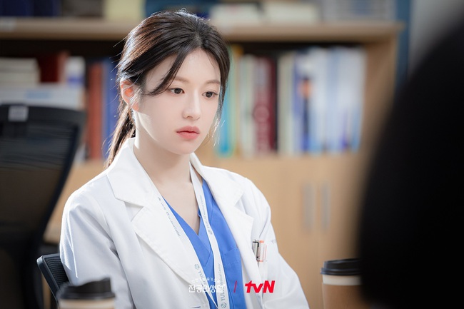go-yoon-jung-resident-playbook-performance-growth-1