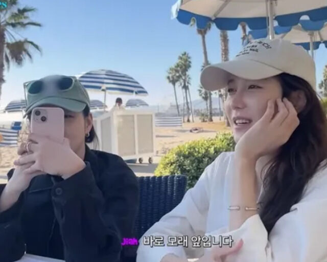 Rosé Lee Ji-ah LA lunchbeach-sunglasses-portrait-caps.