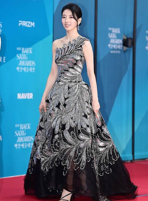 2025-baeksang-red-carpet-dresses-suzy