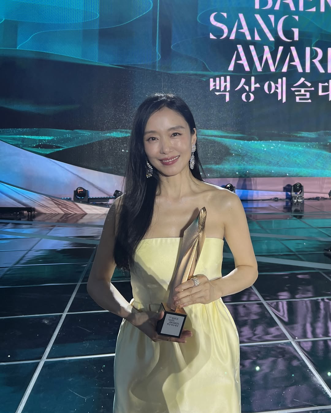 jeon-do-yeon-revolver-baeksang