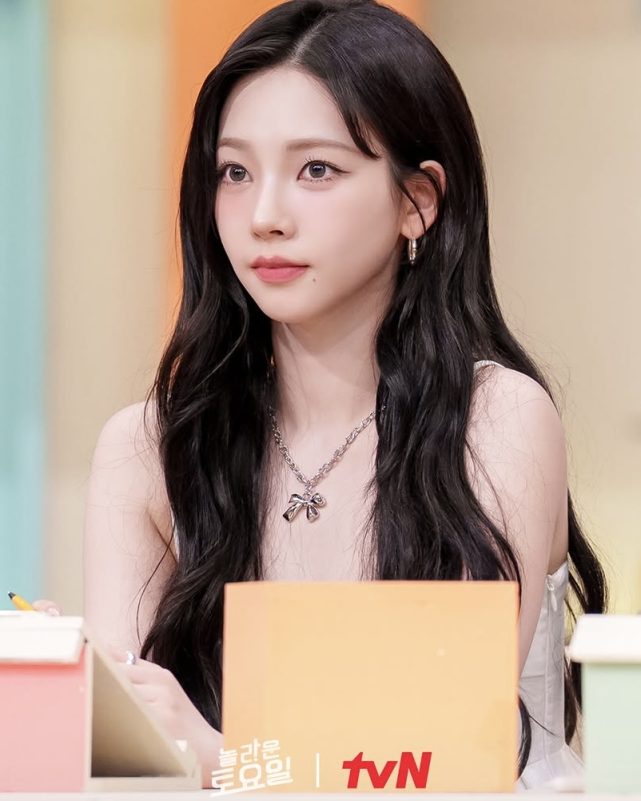 Karina Amazing Saturday viral phototaeyeon-amazing-saturday-tvn-kpop.