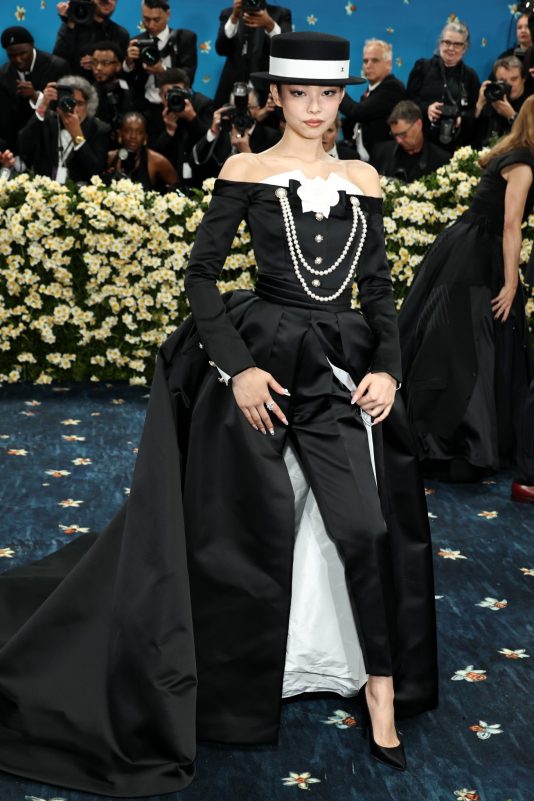met-gala-2025-jennie-1