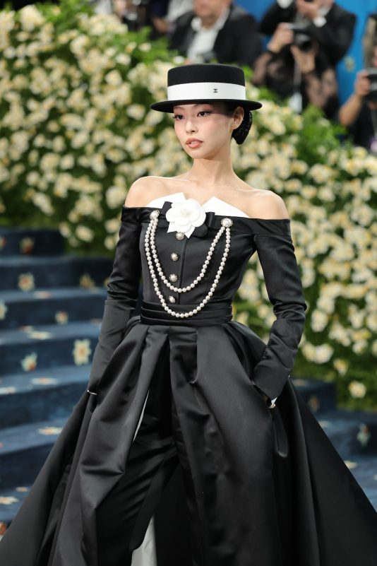 met-gala-2025-jennie
