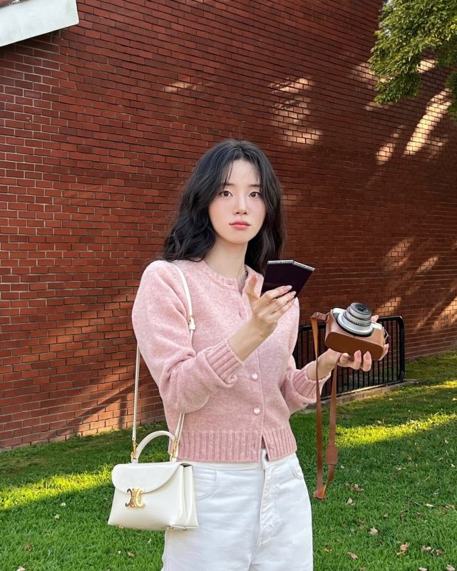 Shin Si Ah Resident Playbook Witch 2