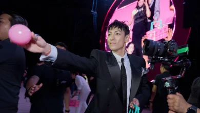 t.o.p squid game 3 comebackman-tuxedo-pinkballoon-camera.