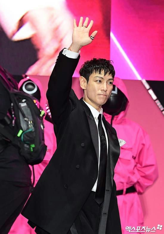 t.o.p squid game 3 comebackMan-Suit-Waving-SquidGame.