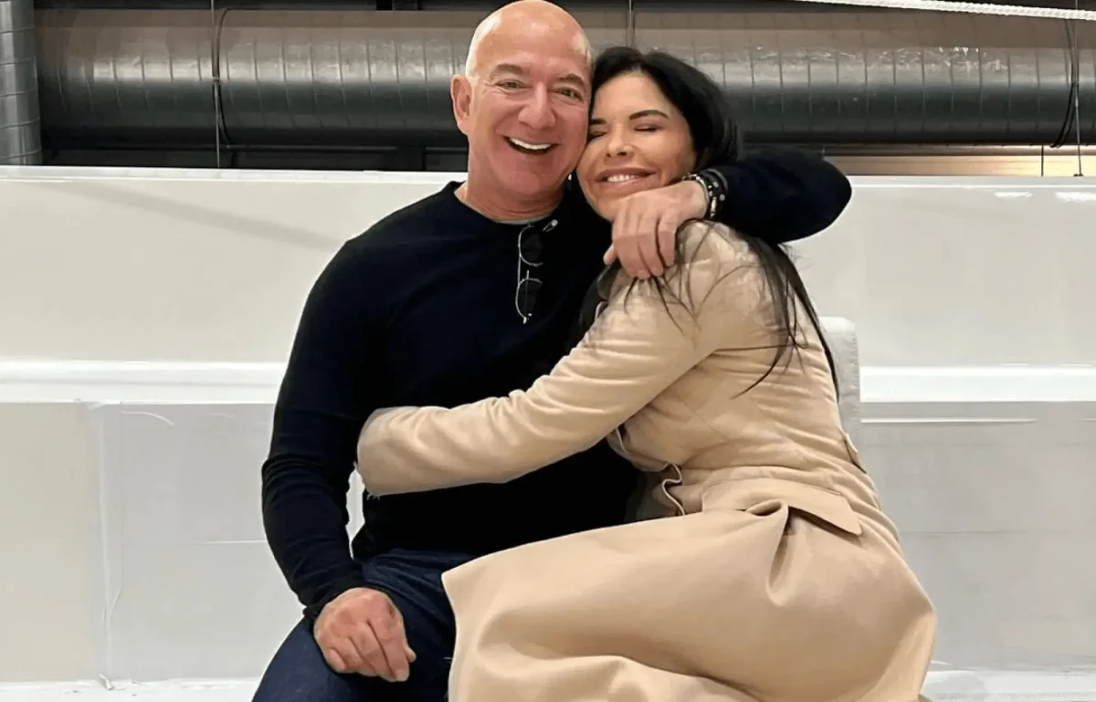 who is lauren sánchezCouple-Hugging-Smiling-Indoor.