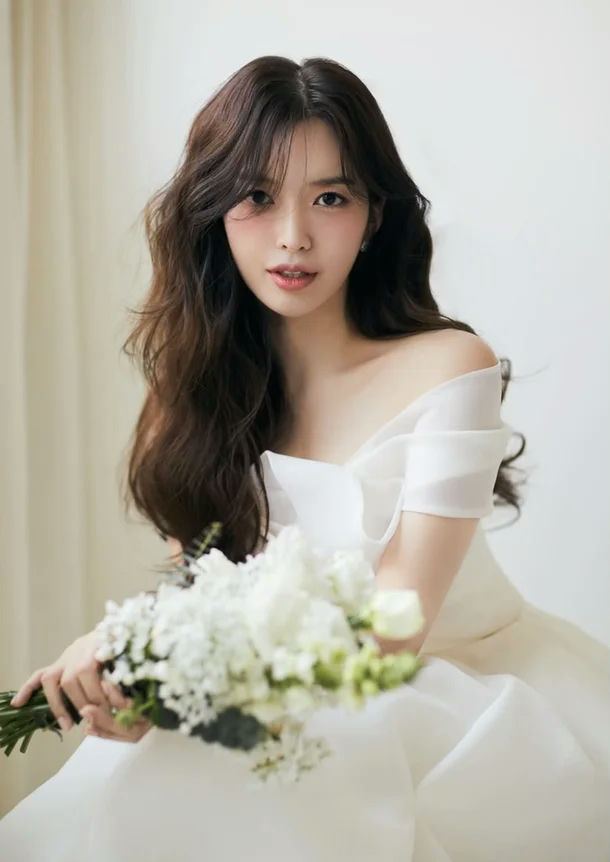 aoa chanmi weddingwoman-weddingdress-bouquet-longhair.