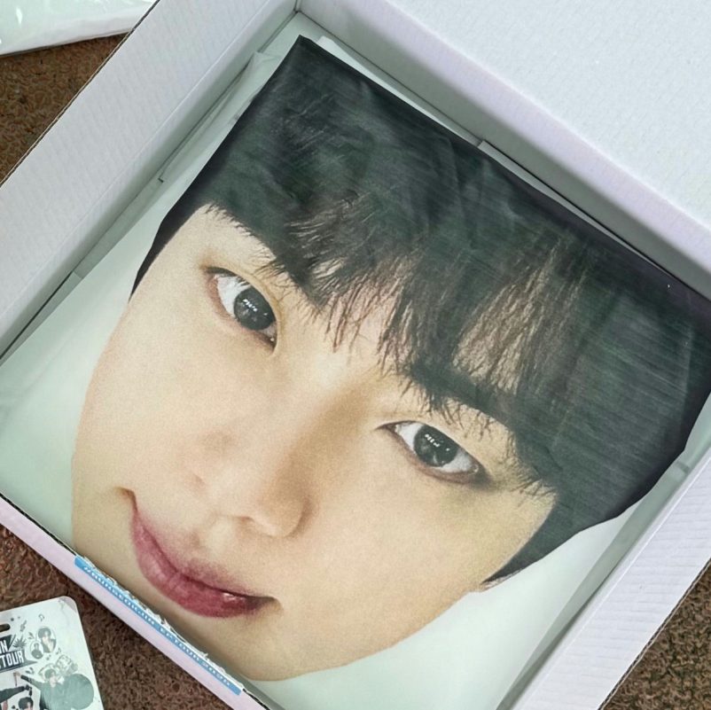 run seokjin fan concertKpop-Merchandise-Portrait-Box.