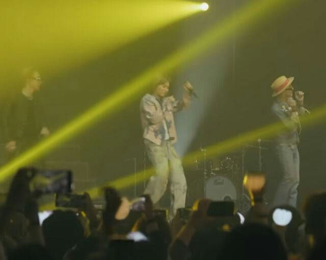 g-dragon daesung concert jokeconcert-singers-audience-stage.
