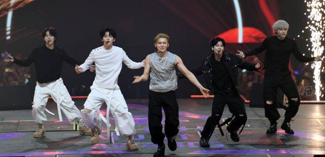 i-dle seoul music awards grand prizeKpop-performance-stage-synchronized.