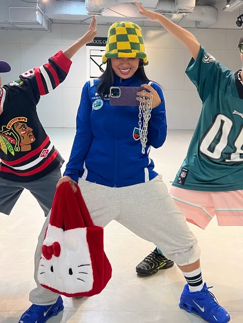 riehata street woman fighter controversyfashion-portrait-hello-kitty-bucket-hat.