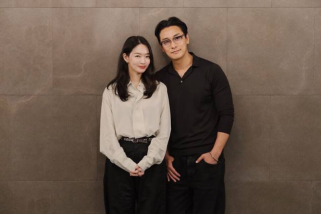 the remarried empress live-actioncouple-portrait-Korean-formal-wall.