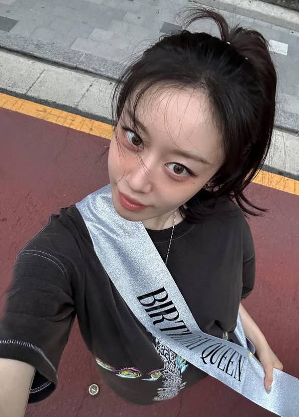 jiyeon birthday celebration malaysiawoman-birthday-sash-ponytail.