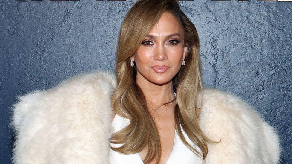 Jennifer Lopez Profile 3