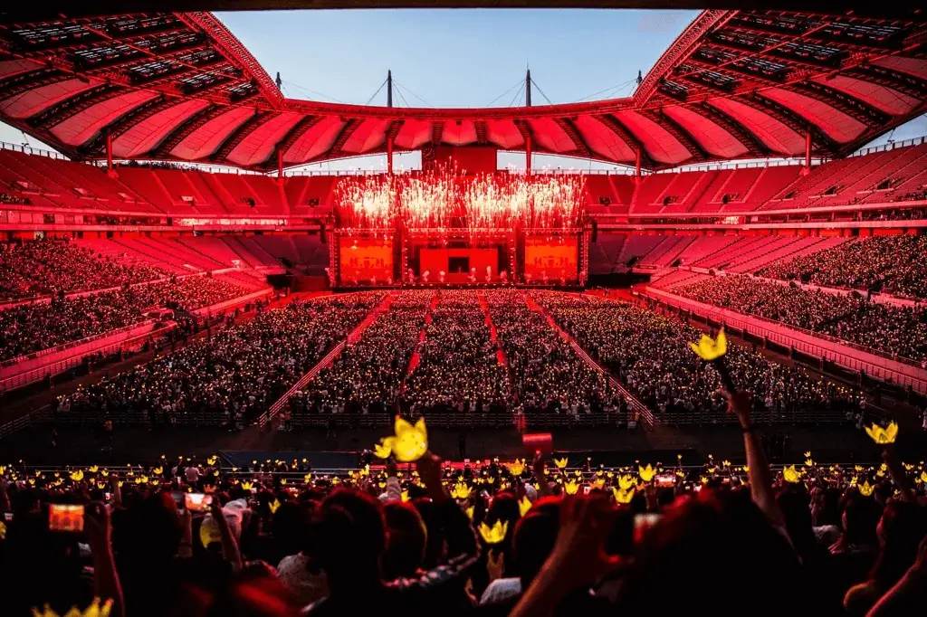 g-dragon net worthconcert-crowd-stadium-fireworks.